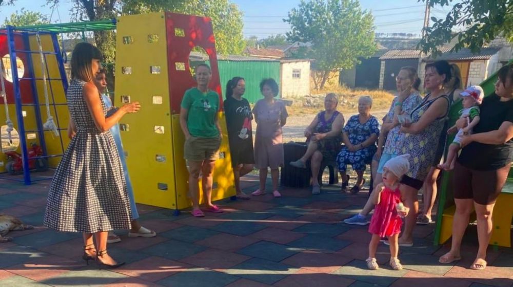 18.07.2024 врио генерального директора Фонда капитального ремонта Юлия Боднарчук провела рабочие встречи с собственниками помещений в многоквартирных домах пгт 18.07.2024 врио генерального директора Фонда капитального ремонта Юлия Боднарчук провела рабочие встречи с собственниками помещений в многоквартирных домах пгт