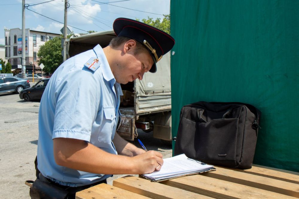 В Симферополе ежедневно проходят рейды по пресечению торговли бахчевыми культурами, сезонными фруктами и овощами, в неустановленных для этих целей местах В Симферополе ежедневно проходят рейды по пресечению торговли бахчевыми культурами, сезонными фруктами и овощами, в неустановленных для этих целей местах