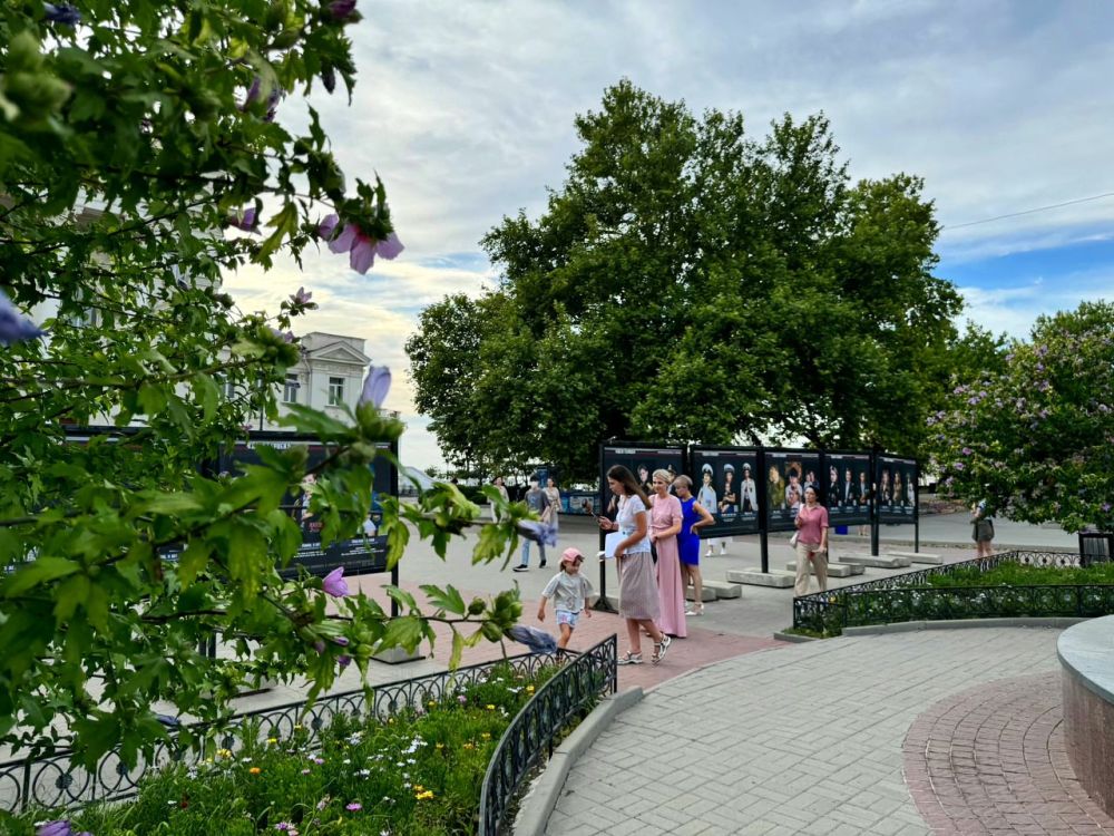 В самом центре Севастополя открыта уникальная фотовыставка «Дети Героев» В самом центре Севастополя открыта уникальная фотовыставка «Дети Героев»
