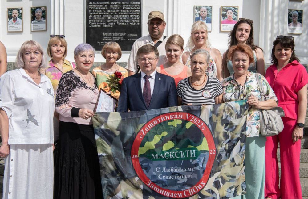«Они за нас там, а мы за них тут», – с таким девизом каждый день неравнодушные севастопольцы – от школьников до пенсионеров – приступают к плетению маскировочных сетей «Они за нас там, а мы за них тут», – с таким девизом каждый день неравнодушные севастопольцы – от школьников до пенсионеров – приступают к плетению маскировочных сетей