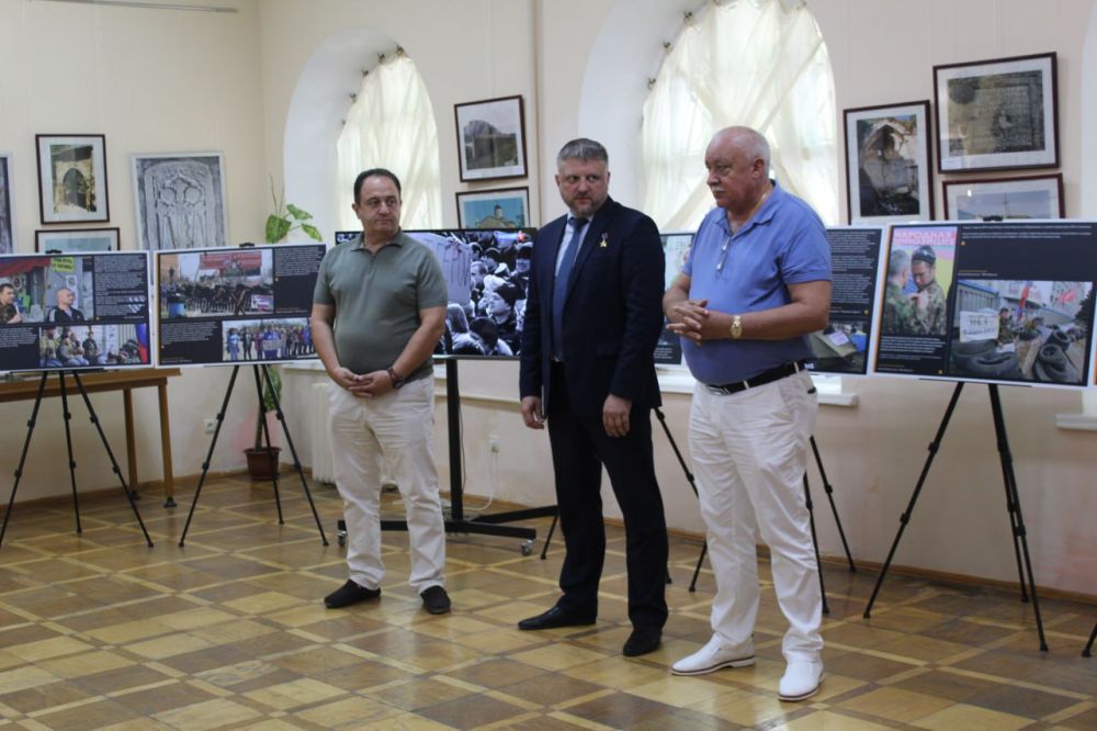 В Крымском этнографическом музее 22 июля 2024 года при поддержке Министерства культуры Крыма состоялась презентация фотовыставки «Русская весна. Луганск. 2014: Даты, люди, события» В Крымском этнографическом музее 22 июля 2024 года при поддержке Министерства культуры Крыма состоялась презентация фотовыставки «Русская весна. Луганск. 2014: Даты, люди, события»