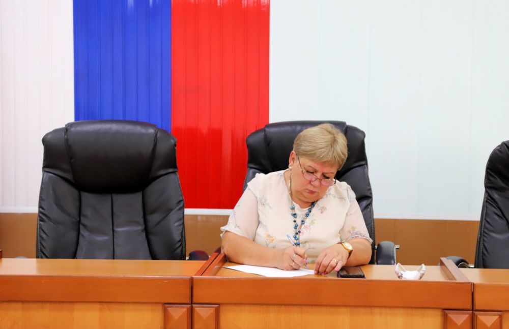 Людмила Пучкова: Под моим председательством, при участии сотрудников администрации и глав сельских поселений состоялось аппаратное совещание Людмила Пучкова: Под моим председательством, при участии сотрудников администрации и глав сельских поселений состоялось аппаратное совещание