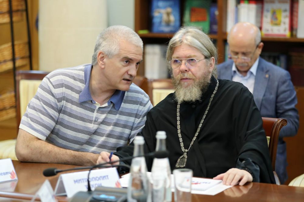 Сергей Аксёнов: Вместе с Заместителем Председателя Правительства Российской Федерации Дмитрием Николаевичем Чернышенко и... Сергей Аксёнов: Вместе с Заместителем Председателя Правительства Российской Федерации Дмитрием Николаевичем Чернышенко и...