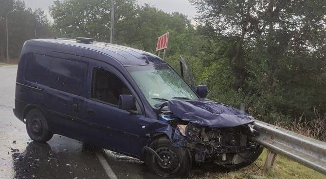 Под Судаком в ДТП с двумя иномарками пострадал мужчина Под Судаком в ДТП с двумя иномарками пострадал мужчина