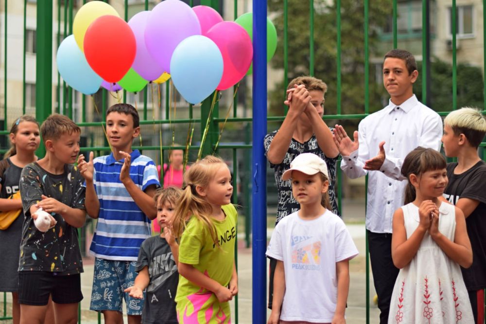 19 июля на улице Семашко, 11, 13, 17 состоялось торжественное открытие двора после завершения работ по благоустройству 19 июля на улице Семашко, 11, 13, 17 состоялось торжественное открытие двора после завершения работ по благоустройству