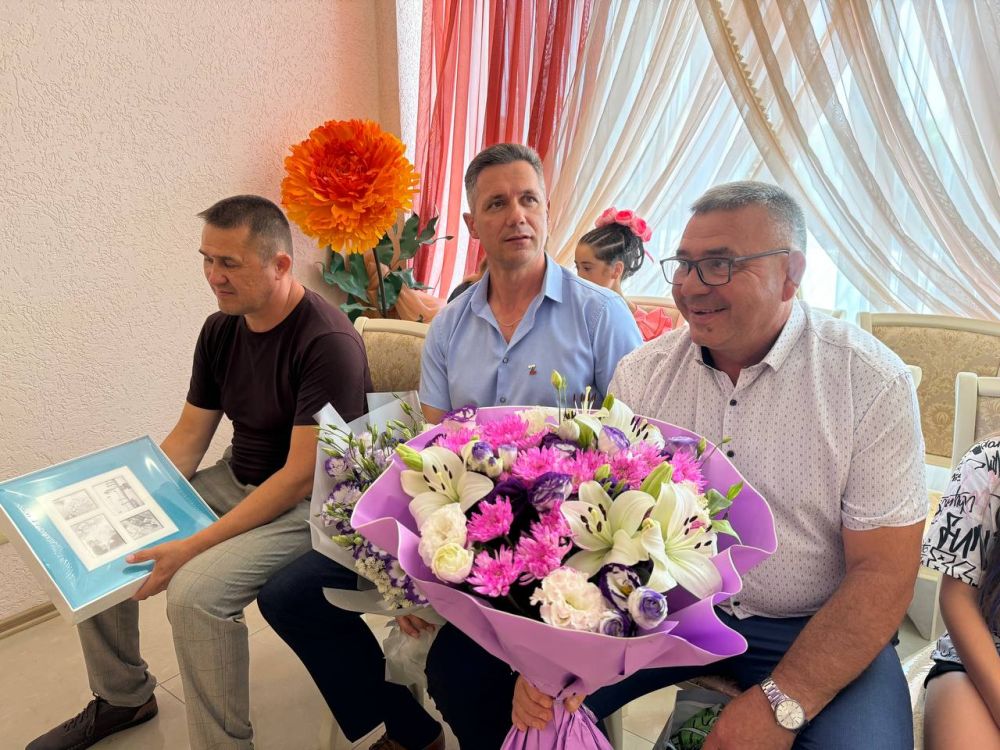 Александр Дудинов: Сегодня поздравил с рождением ребенка семью Максима Бартоша и Александры Засядевовой Александр Дудинов: Сегодня поздравил с рождением ребенка семью Максима Бартоша и Александры Засядевовой