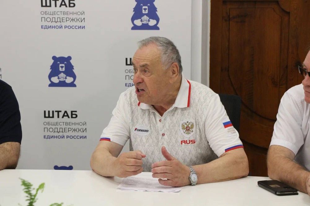 Шахматный клуб Сергея Карякина открылся в Симферополе в Штабе общественной поддержки Республики Крым Шахматный клуб Сергея Карякина открылся в Симферополе в Штабе общественной поддержки Республики Крым