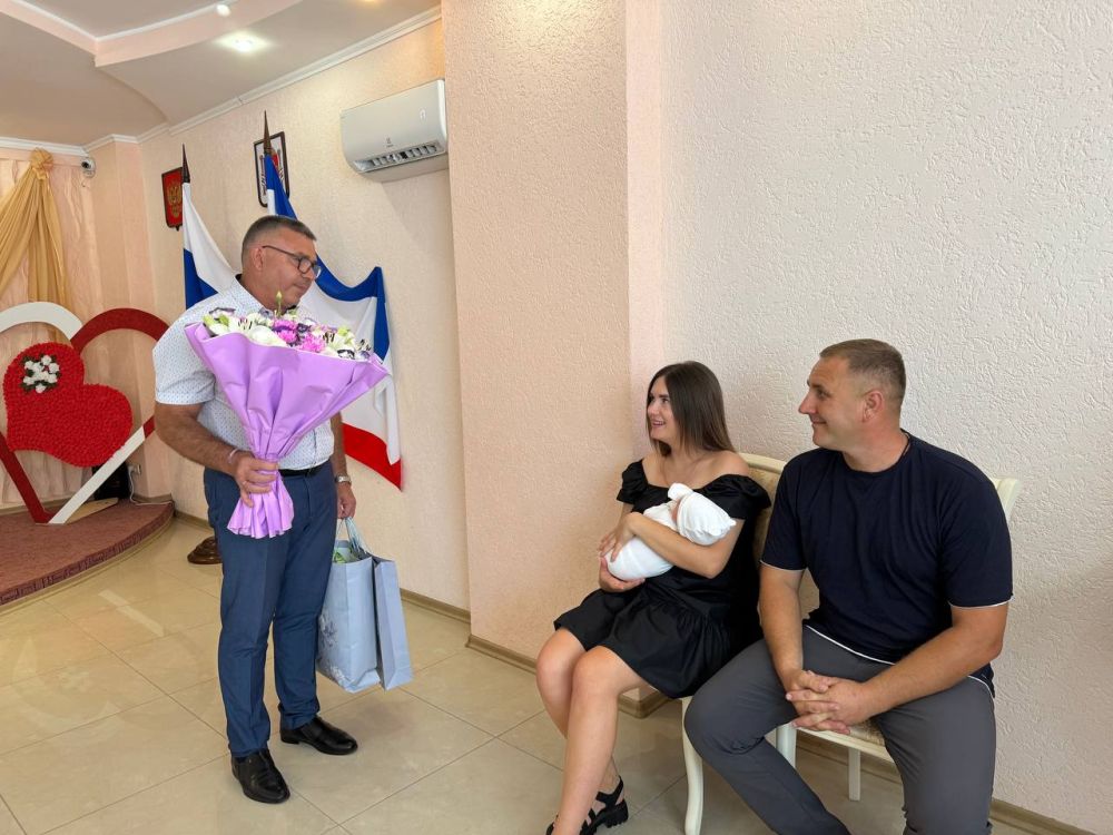 Александр Дудинов: Сегодня поздравил с рождением ребенка семью Максима Бартоша и Александры Засядевовой Александр Дудинов: Сегодня поздравил с рождением ребенка семью Максима Бартоша и Александры Засядевовой
