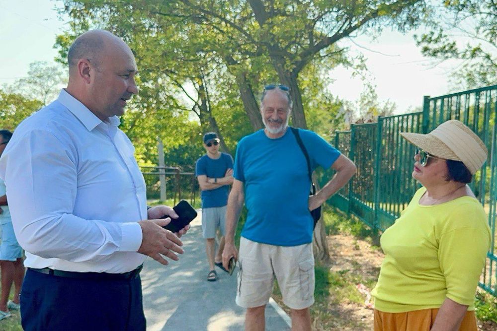 Владимир Немцев: Встретился с жителями домов улиц Гавена и Надежды Островской, чтобы обсудить строительство пешеходной зоны и благоустройство грунтовой дороги возле СОШ №35 Владимир Немцев: Встретился с жителями домов улиц Гавена и Надежды Островской, чтобы обсудить строительство пешеходной зоны и благоустройство грунтовой дороги возле СОШ №35