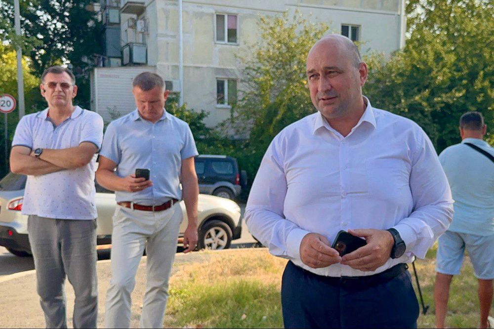 Владимир Немцев: Встретился с жителями домов улиц Гавена и Надежды Островской, чтобы обсудить строительство пешеходной зоны и благоустройство грунтовой дороги возле СОШ №35 Владимир Немцев: Встретился с жителями домов улиц Гавена и Надежды Островской, чтобы обсудить строительство пешеходной зоны и благоустройство грунтовой дороги возле СОШ №35