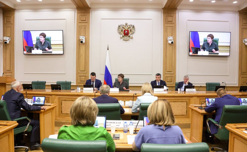 Комитете СФ по социальной политике обсудили вопросы пенсионного обеспечения жителей воссоединенных территорий Комитете СФ по социальной политике обсудили вопросы пенсионного обеспечения жителей воссоединенных территорий