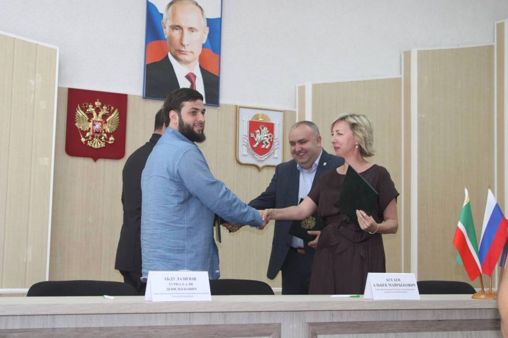 24 июля 2024 года в администрации Симферопольского района состоялась торжественная церемония подписания соглашения о... 24 июля 2024 года в администрации Симферопольского района состоялась торжественная церемония подписания соглашения о...
