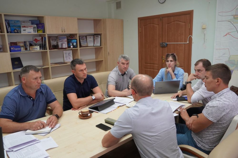 #экономика. Керчь с рабочим визитом посетил министр экономического развития Республики Крым Дмитрий ШЕРЯКО. Совместно с... #экономика. Керчь с рабочим визитом посетил министр экономического развития Республики Крым Дмитрий ШЕРЯКО. Совместно с...