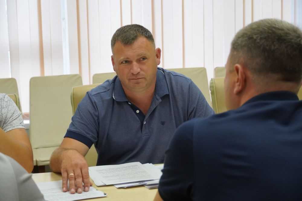 #экономика. Керчь с рабочим визитом посетил министр экономического развития Республики Крым Дмитрий ШЕРЯКО. Совместно с... #экономика. Керчь с рабочим визитом посетил министр экономического развития Республики Крым Дмитрий ШЕРЯКО. Совместно с...