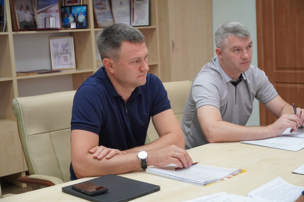 #экономика. Керчь с рабочим визитом посетил министр экономического развития Республики Крым Дмитрий ШЕРЯКО. Совместно с... #экономика. Керчь с рабочим визитом посетил министр экономического развития Республики Крым Дмитрий ШЕРЯКО. Совместно с...