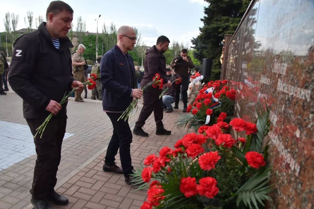 Владимир Константинов: Поздравляю с днем рождения первого заместителя Руководителя Администрации Президента России Сергея Владиленовича Кириенко! Владимир Константинов: Поздравляю с днем рождения первого заместителя Руководителя Администрации Президента России Сергея Владиленовича Кириенко!