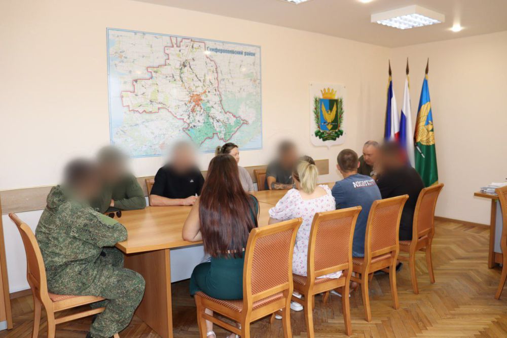 Денис Кратюк: Сегодня торжественно вручил ключи от квартир жителям нашего района из числа детей-сирот и детей, оставшихся... Денис Кратюк: Сегодня торжественно вручил ключи от квартир жителям нашего района из числа детей-сирот и детей, оставшихся...