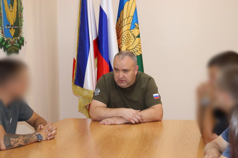 Денис Кратюк: Сегодня торжественно вручил ключи от квартир жителям нашего района из числа детей-сирот и детей, оставшихся... Денис Кратюк: Сегодня торжественно вручил ключи от квартир жителям нашего района из числа детей-сирот и детей, оставшихся...