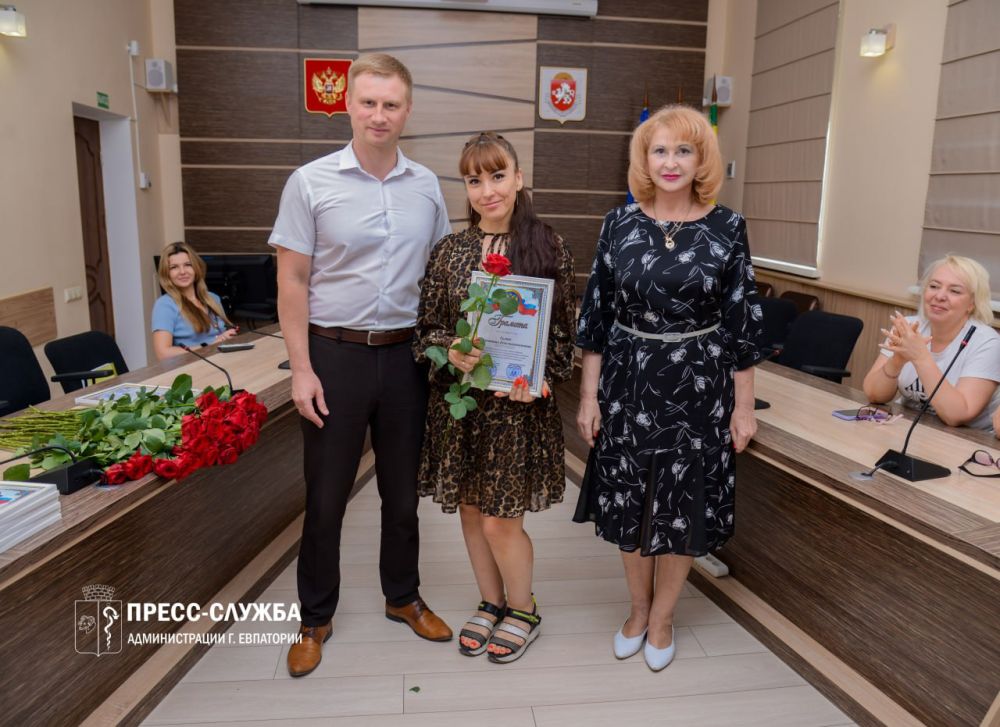 В Евпатории чествовали работников торговли В Евпатории чествовали работников торговли