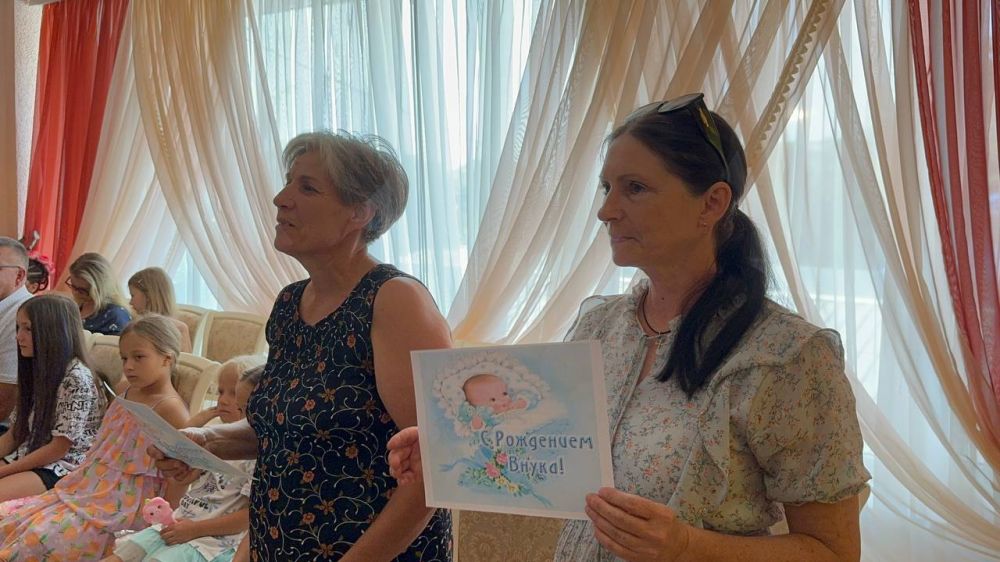 В Черноморском отделе ЗАГС состоялась торжественная церемония регистрации сотого новорожденного! В Черноморском отделе ЗАГС состоялась торжественная церемония регистрации сотого новорожденного!