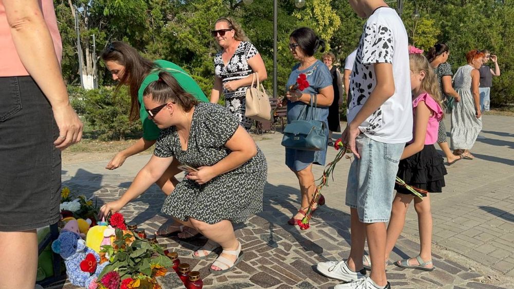 Александр Дудинов: Сегодня почтили память детей-жертв Донбасса Александр Дудинов: Сегодня почтили память детей-жертв Донбасса