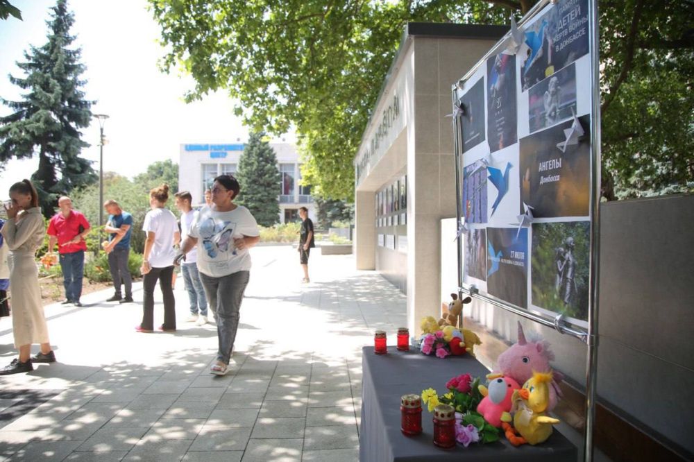 В Симферополе прошла акция, посвященная Дню памяти детей-жертв войны в Донбассе В Симферополе прошла акция, посвященная Дню памяти детей-жертв войны в Донбассе