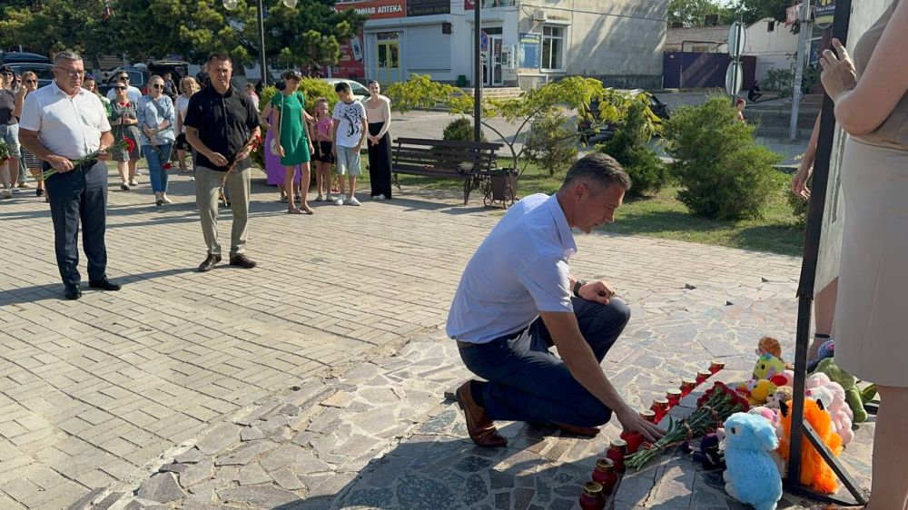 Александр Дудинов: Сегодня почтили память детей-жертв Донбасса Александр Дудинов: Сегодня почтили память детей-жертв Донбасса