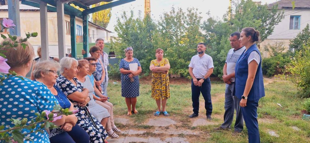 Рустем Аметов: По поручению главы администрации Валентины Варава, совместно с депутатом Государственного совета Анной Рубель... Рустем Аметов: По поручению главы администрации Валентины Варава, совместно с депутатом Государственного совета Анной Рубель...