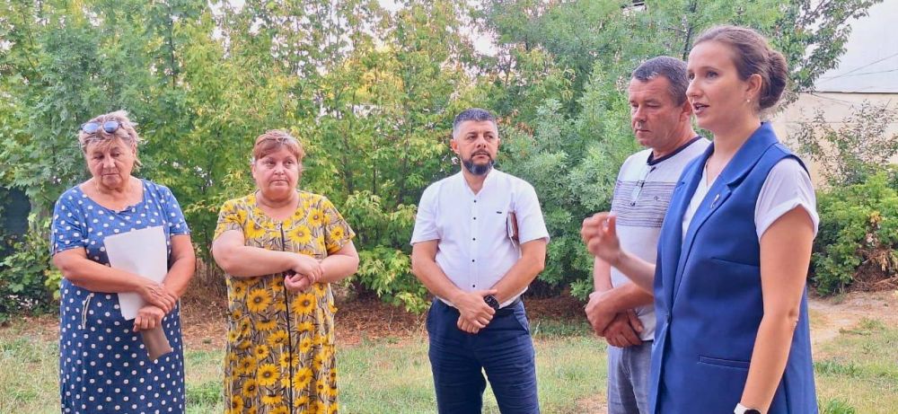 Рустем Аметов: По поручению главы администрации Валентины Варава, совместно с депутатом Государственного совета Анной Рубель... Рустем Аметов: По поручению главы администрации Валентины Варава, совместно с депутатом Государственного совета Анной Рубель...