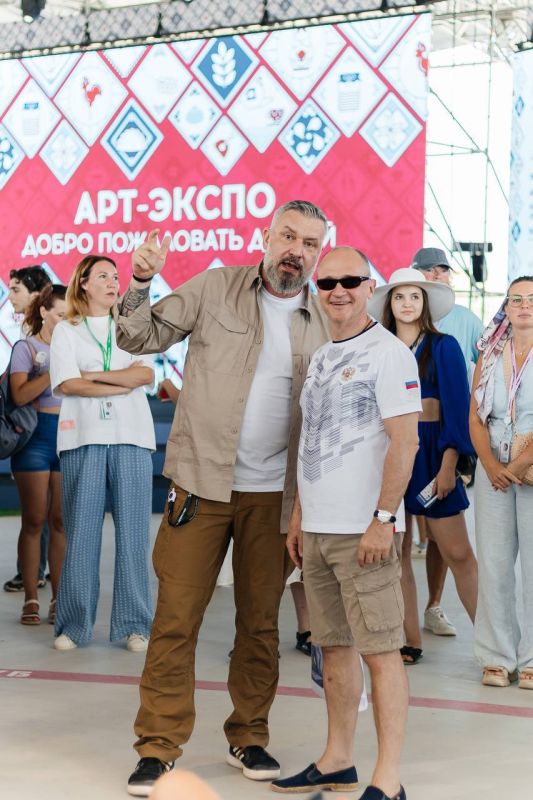 «Подмосковье - это любовь!»: Стенд стенд Московской области на фестивале «Таврида.АРТ» признан лучшей молодежной площадкой «Подмосковье - это любовь!»: Стенд стенд Московской области на фестивале «Таврида.АРТ» признан лучшей молодежной площадкой