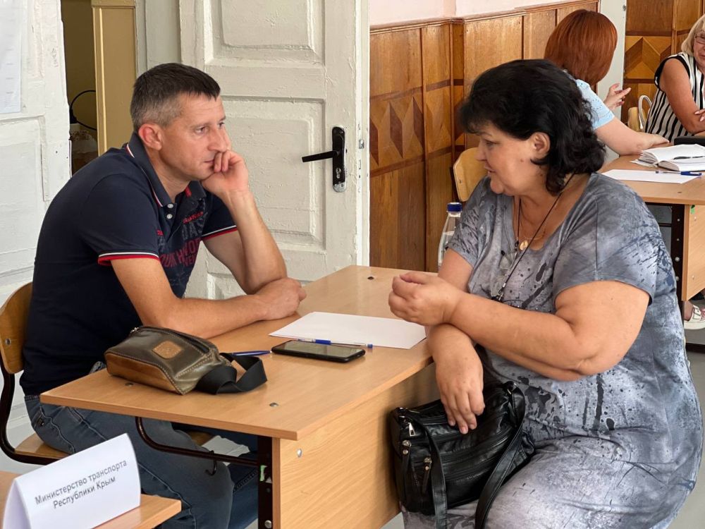 Игорь Ивин: На базе Детского дома творчества прошел выездной прием граждан от имени председателя Государственного Совета Республики Крым Владимира Константинова Игорь Ивин: На базе Детского дома творчества прошел выездной прием граждан от имени председателя Государственного Совета Республики Крым Владимира Константинова