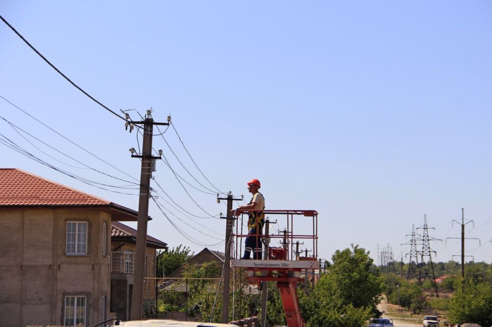 В микрорайоне Белое-5 по улице Эдебият продолжаются работы по восстановлению сетей уличного освещения В микрорайоне Белое-5 по улице Эдебият продолжаются работы по восстановлению сетей уличного освещения