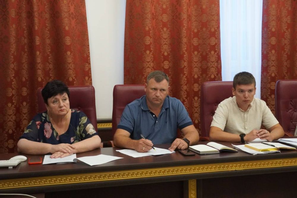 #городские_новости. Под руководством и. о. главы администрации Олега КАТОРГИНА состоялось очередное аппаратное совещание. В... #городские_новости. Под руководством и. о. главы администрации Олега КАТОРГИНА состоялось очередное аппаратное совещание. В...