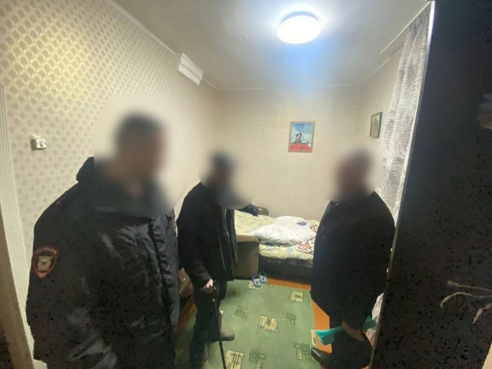 Крымчанин выстрелил в свою сожительницу из самодельного пистолета, пока она спала