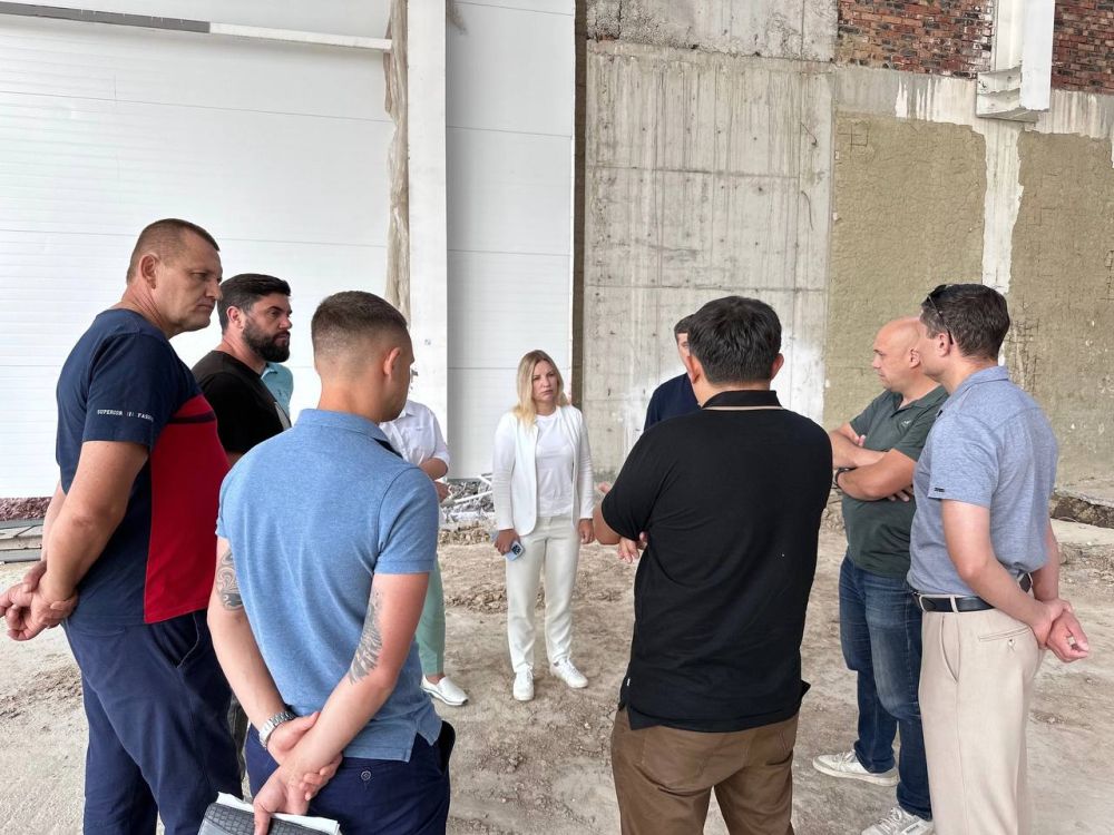Ольга Торубарова: Совместно с заместителями Шерифом Османовым и Анной Бакаловой провели рабочую встречу по строительству ФОКа в селе Перово Симферопольского района Ольга Торубарова: Совместно с заместителями Шерифом Османовым и Анной Бакаловой провели рабочую встречу по строительству ФОКа в селе Перово Симферопольского района