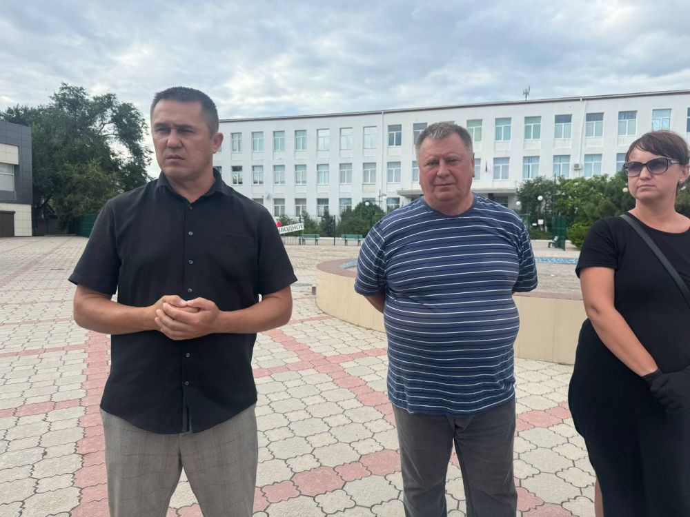 Александр Дудинов: Вместе с главой муниципального образования Черноморский район Алексеем Шипицыным провели встречу с жителями Межводного Александр Дудинов: Вместе с главой муниципального образования Черноморский район Алексеем Шипицыным провели встречу с жителями Межводного