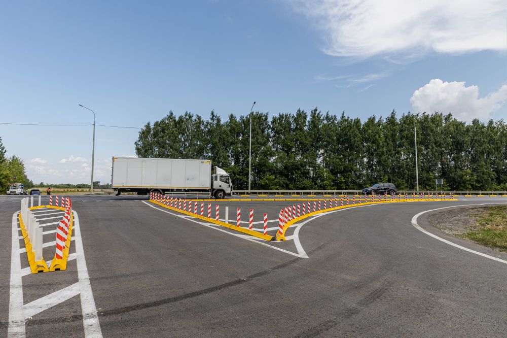В Курской области до четырех полос расширили участок трассы Р-298 В Курской области до четырех полос расширили участок трассы Р-298