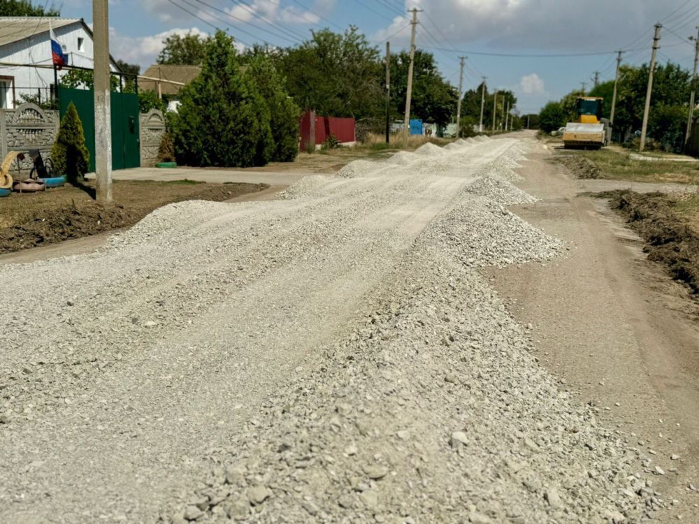 Василий Телиженко: Дорогие друзья!. Рад сообщить, что ООО «Белзнак» приступил к ремонту двух автомобильных дорог в нашем округе: Улица Октябрьская в с. Суворово (протяженность 850 м) Василий Телиженко: Дорогие друзья!. Рад сообщить, что ООО «Белзнак» приступил к ремонту двух автомобильных дорог в нашем округе: Улица Октябрьская в с. Суворово (протяженность 850 м)
