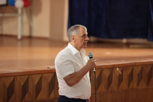 Владимир Константинов: Экономика республики устойчива и уверенно набирает обороты Владимир Константинов: Экономика республики устойчива и уверенно набирает обороты