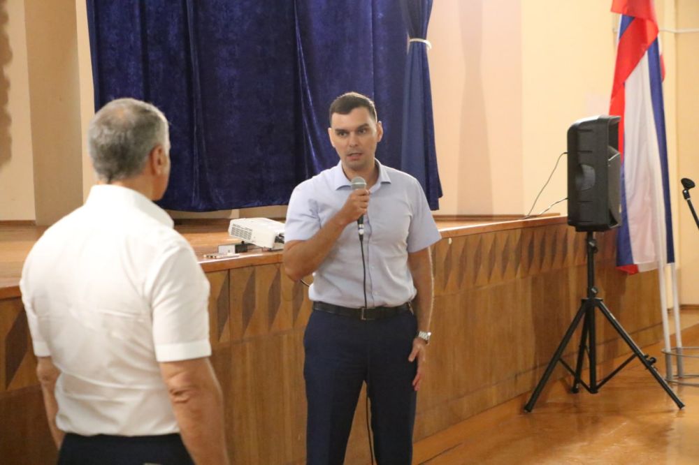 Ольга Урайкина: Следующим пунктом в программе стал Бахчисарайский цементный завод Ольга Урайкина: Следующим пунктом в программе стал Бахчисарайский цементный завод