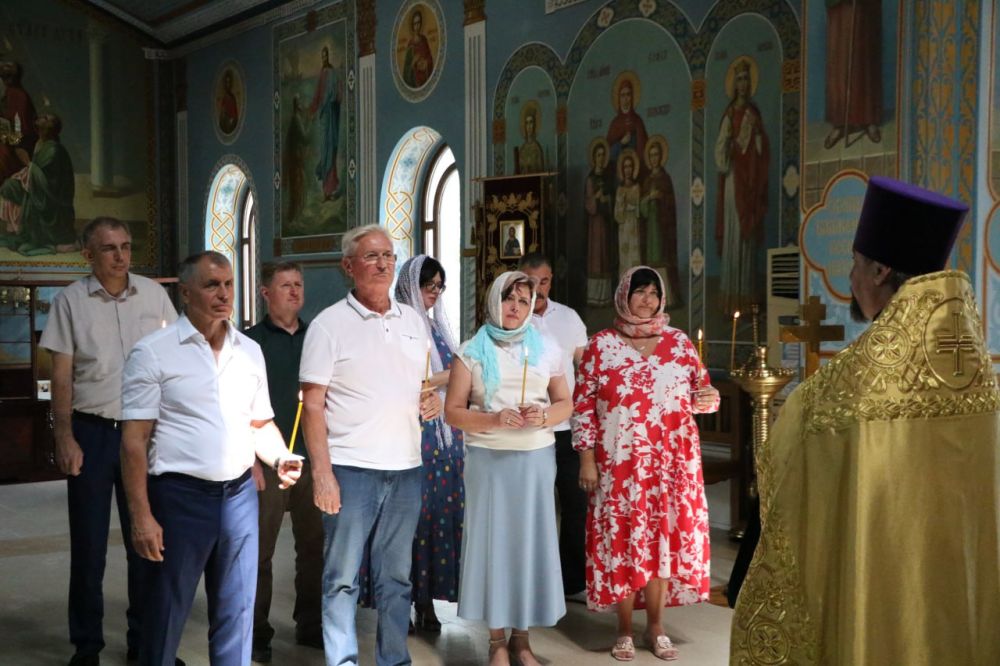 Ольга Урайкина: Далее делегация посетила церковь Феодоровской иконы Божией матери Ольга Урайкина: Далее делегация посетила церковь Феодоровской иконы Божией матери