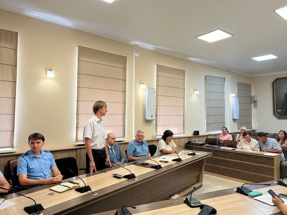 Сотрудники правового управления Министерства юстиции Республики Крым приняли совместно с общественной палатой Республики... Сотрудники правового управления Министерства юстиции Республики Крым приняли совместно с общественной палатой Республики...