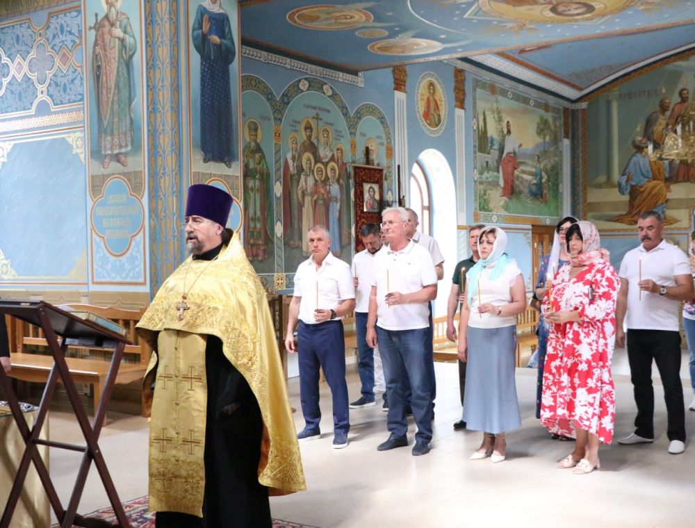 Ольга Урайкина: Далее делегация посетила церковь Феодоровской иконы Божией матери Ольга Урайкина: Далее делегация посетила церковь Феодоровской иконы Божией матери