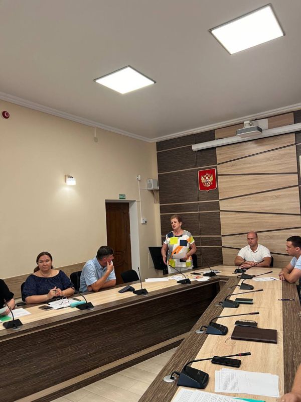 Сотрудники правового управления Министерства юстиции Республики Крым приняли совместно с общественной палатой Республики... Сотрудники правового управления Министерства юстиции Республики Крым приняли совместно с общественной палатой Республики...