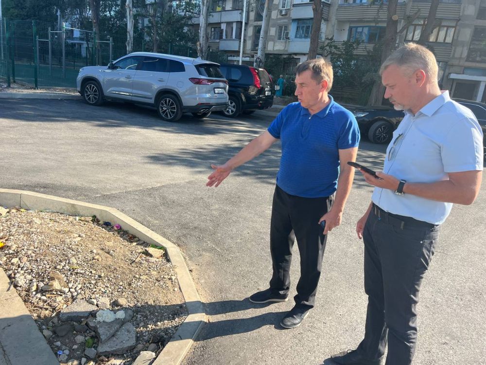 Юрий Гоцанюк: С утра в Феодосии продолжаю проверять работу по санитарной очистке, уборке мусора, а также в сфере ЖКХ Юрий Гоцанюк: С утра в Феодосии продолжаю проверять работу по санитарной очистке, уборке мусора, а также в сфере ЖКХ