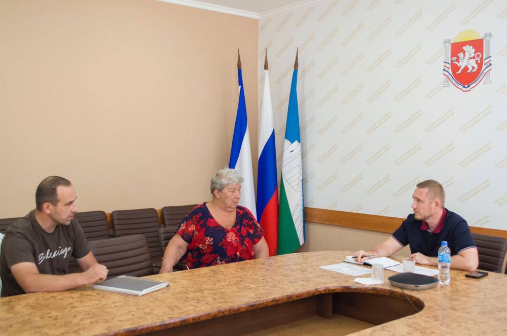 Еженедельно по четвергам провожу личный прием граждан Еженедельно по четвергам провожу личный прием граждан