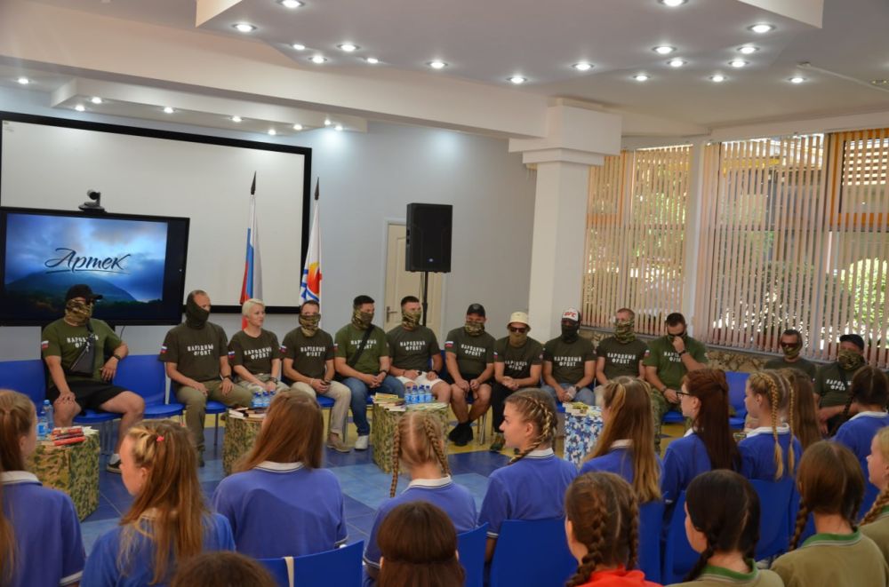 Крымская «Перезагрузка» уже второй год становится особенной благодаря посещению «Артека» Крымская «Перезагрузка» уже второй год становится особенной благодаря посещению «Артека»