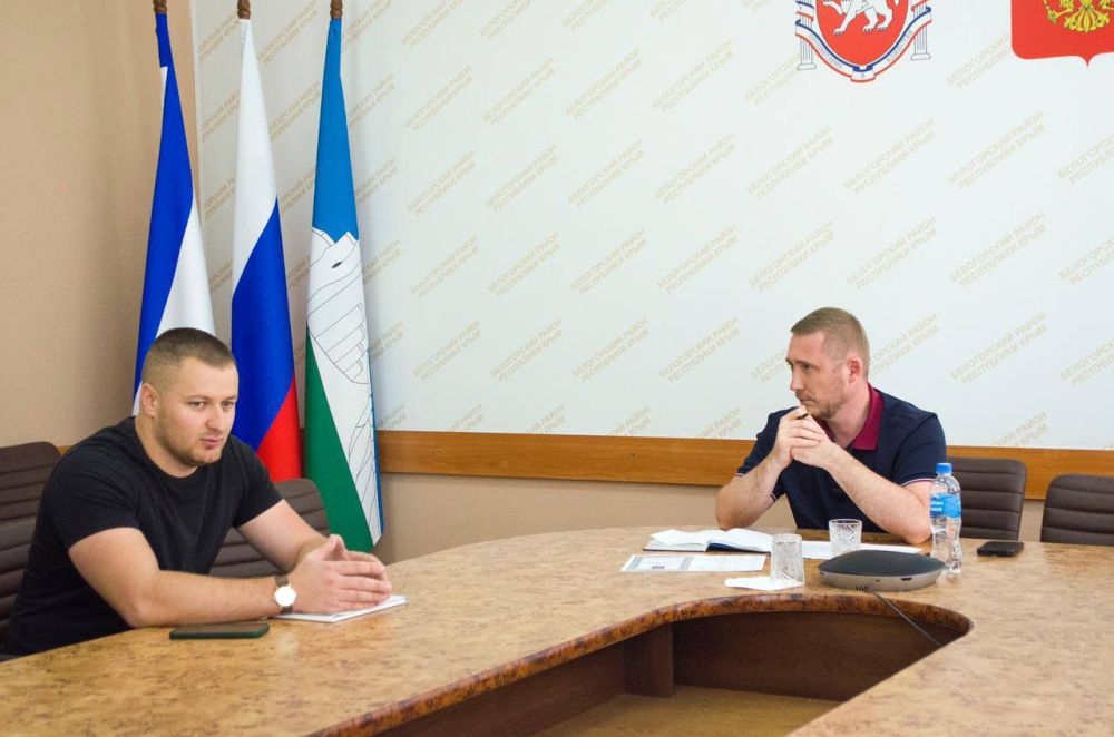 Еженедельно по четвергам провожу личный прием граждан Еженедельно по четвергам провожу личный прием граждан