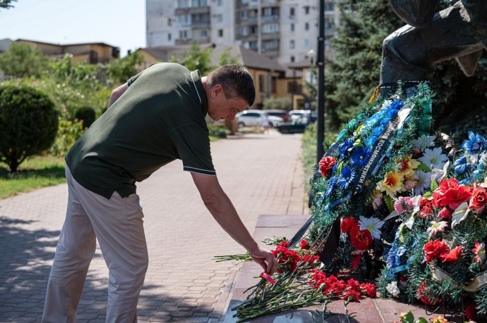 Александр Юрьев: Принял участие в мероприятии, посвящённом 94-ой годовщине со дня создания Воздушно-десантных войск Российской Федерации Александр Юрьев: Принял участие в мероприятии, посвящённом 94-ой годовщине со дня создания Воздушно-десантных войск Российской Федерации