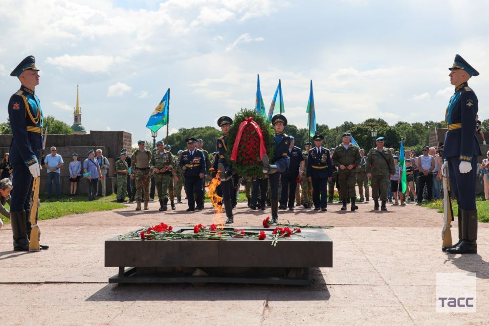 В России отмечают День ВДВ В России отмечают День ВДВ
